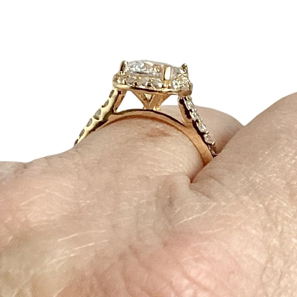 Round Clear Stone Set in Gold Tone Band Mini Side Stone Detailing Size 8.75